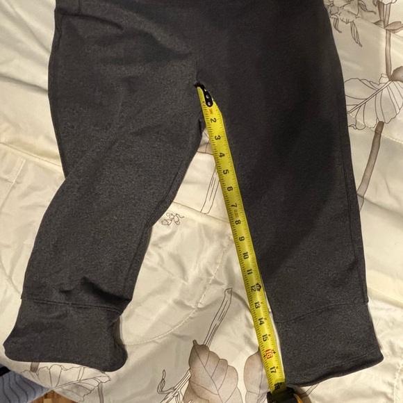 bcg Yoga pants or capris in excellent condition size medium polyester spandex - Picture 12 of 14